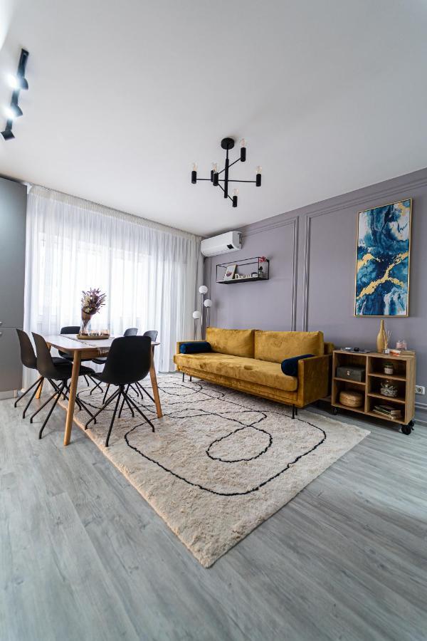 Delux Suite Bacau Exterior photo