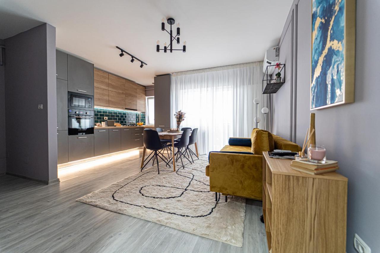 Delux Suite Bacau Exterior photo