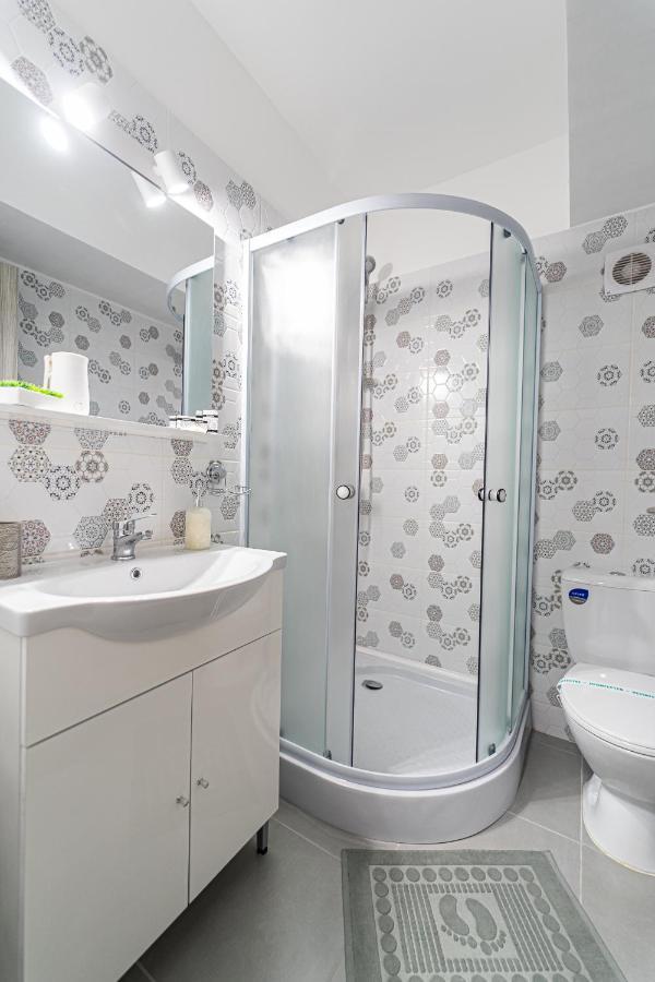 Delux Suite Bacau Exterior photo